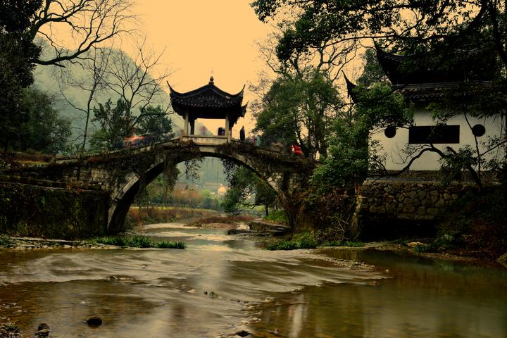 武义郭洞陈李俊摄《明华轮》严亮奇摄于深圳南山区蛇口《西藏冰川》