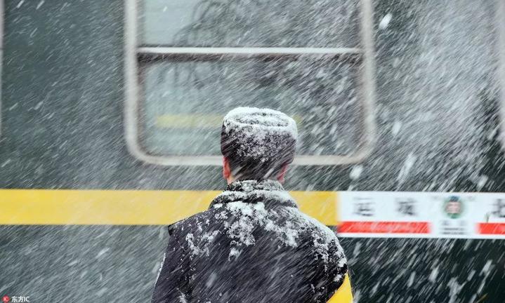 除了"冰花男孩 他们也在风雪中"白了头"