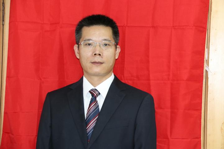 市高级中学校长沈忠杰:以奔跑的速度 迎接"一流"的自己