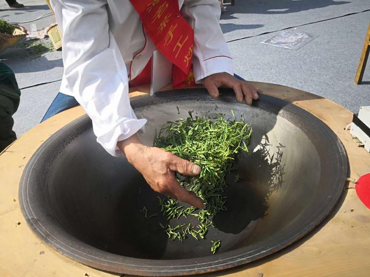 炒石笕茶评红茶王第八届东白湖茶文化节今日举行