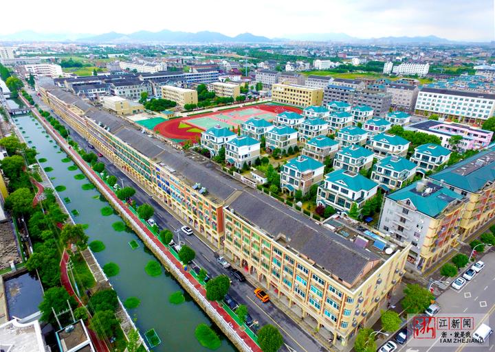 5月8日,经过"小城镇环境综合治理"的台州市路桥区横街镇焕然一新,漂亮