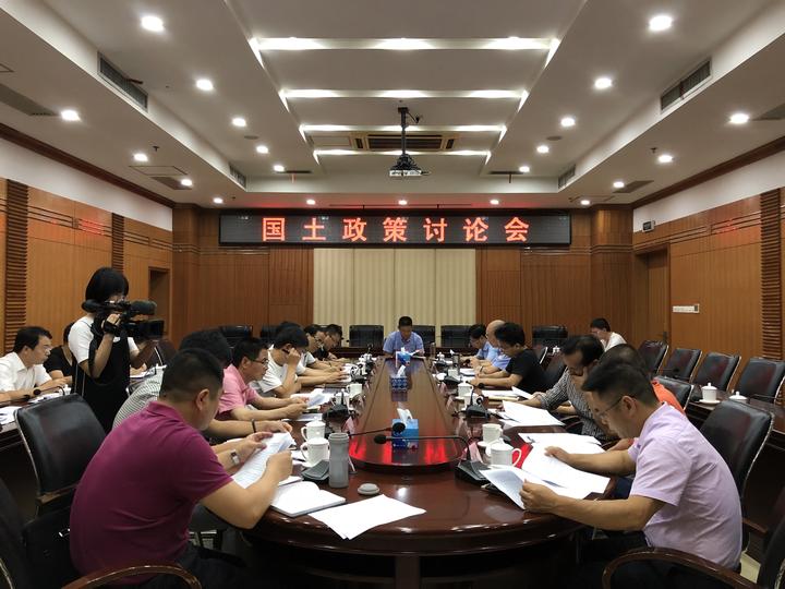 东阳市人民政府办公室关于进一步规范全市工程性采矿权出让管理的通知