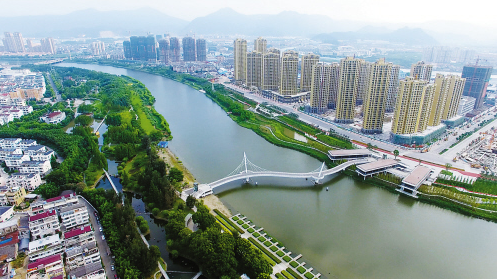 上周,台州市黄岩区连降暴雨,东城街道出现内涝,柔桥经联社小区雨水