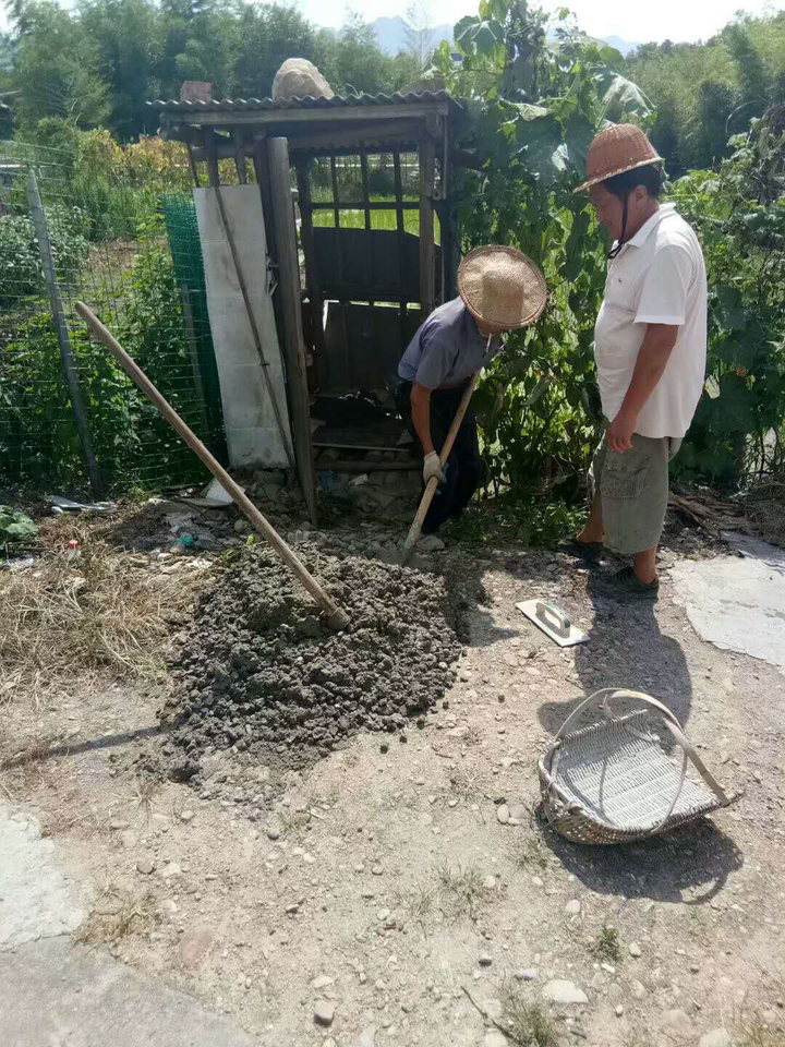 48处露天旱厕被整治 白龙山街道的村民连连称赞