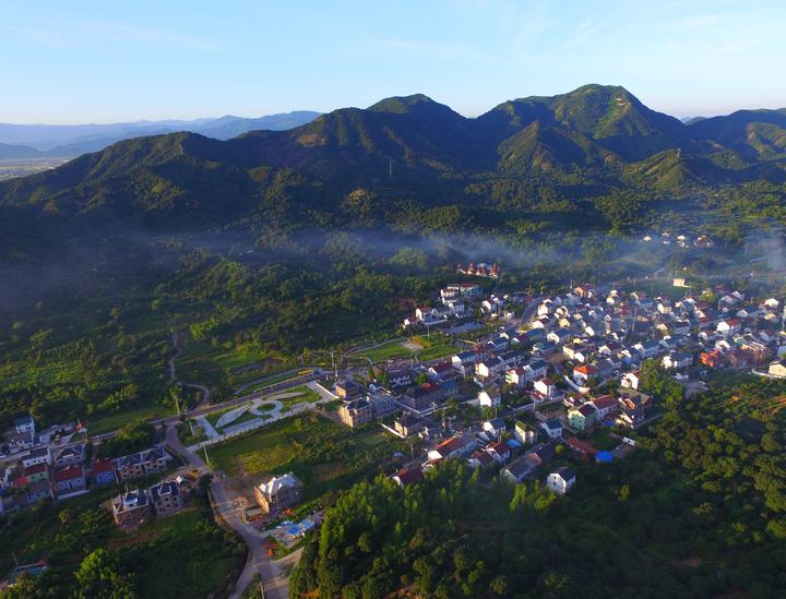 晨曦抚触二都村 阮佳波.jpg