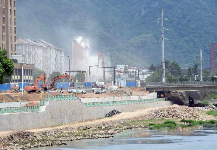 临安:苕溪南街预计9月底通车