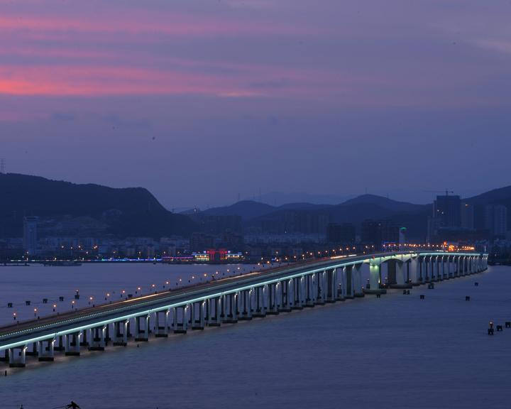 除了舟山跨海大桥中的五座大桥外,朱家尖大桥,新城大桥,岙山大桥,长峙