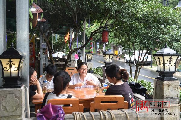 杭州早桂已绽放 桂花树下好喝茶