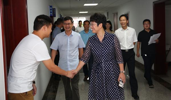 蔡艳走访调研婺城区机关部门