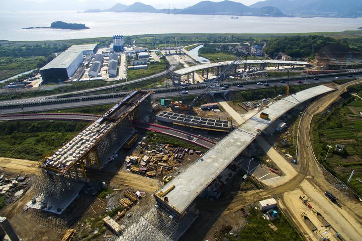 富翅门大桥冲刺主桥"合龙"
