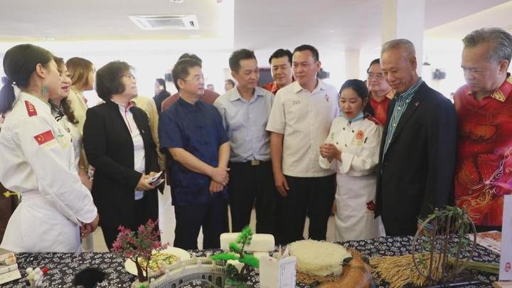 香飘"一带一路" 嵊州小吃三宝走进马来西亚民间