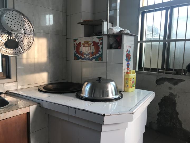 全省首创!留住乡愁与美味 海盐土灶变身"电灶"