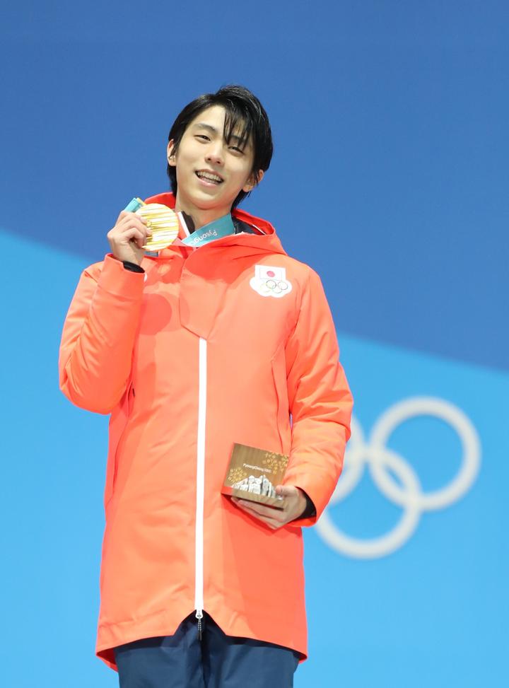 图为2018年2月17日,冠军日本选手羽生结弦在平昌冬奥会花样滑冰男子