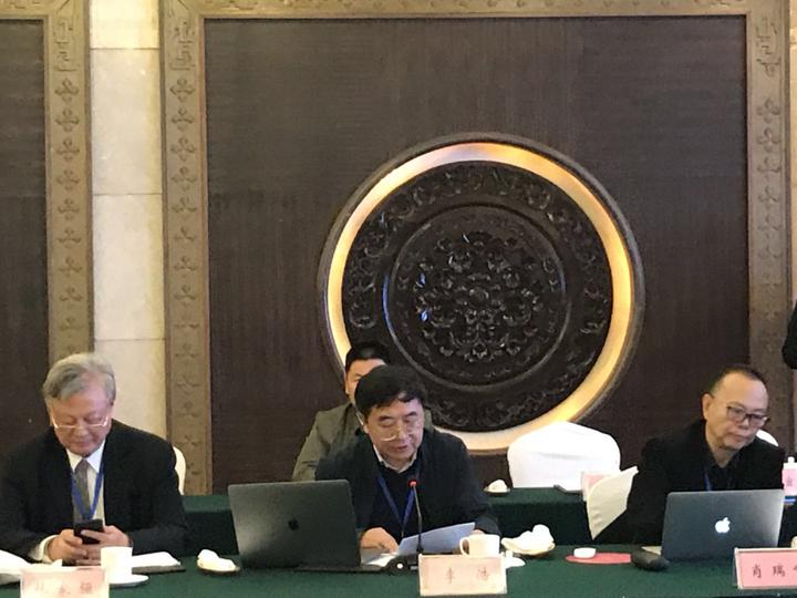 原副书记,副校长,中国韵文学会副会长,中国宋代文学学会副会长肖瑞峰