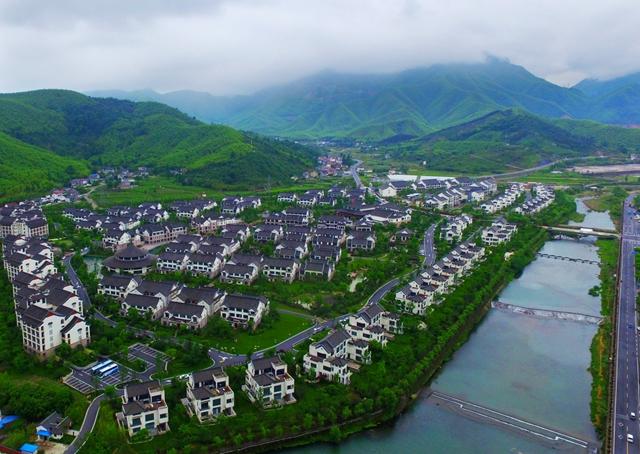 乡村旅游总收入达280亿元,仅29个安吉县级美丽乡村精品示范村,就吸引