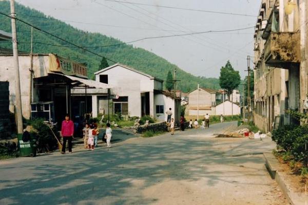 余村旧貌(图片由余村提供)