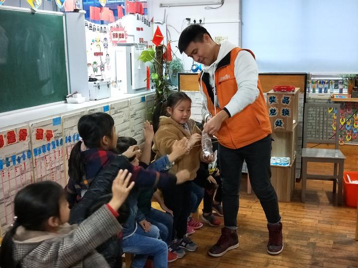 鹤琴幼儿园的男教师们,给孩子一个阳刚的童年