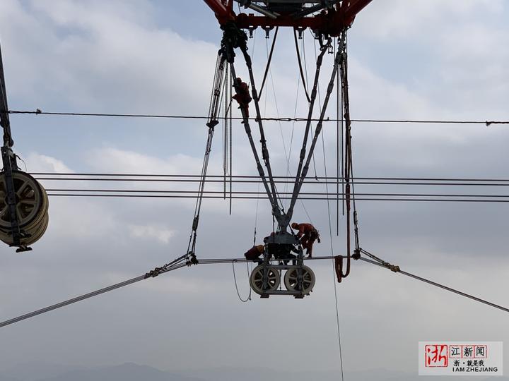 380米高空作业世界最高输电铁塔完成跨海架线