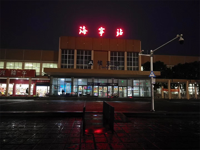 海宁火车站上演生死时速!乘客在列车上突发疾病遇险