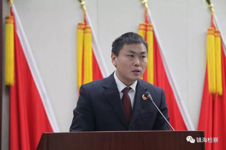 随后,金涛,潘萍萍,胡佳倍,王勇,杨春梅,王常林等同志分别作表态发言
