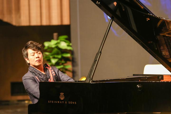 娱乐资讯 / 正文   9 著名钢琴演奏家郎朗受聘浙江音乐学院名誉教授10