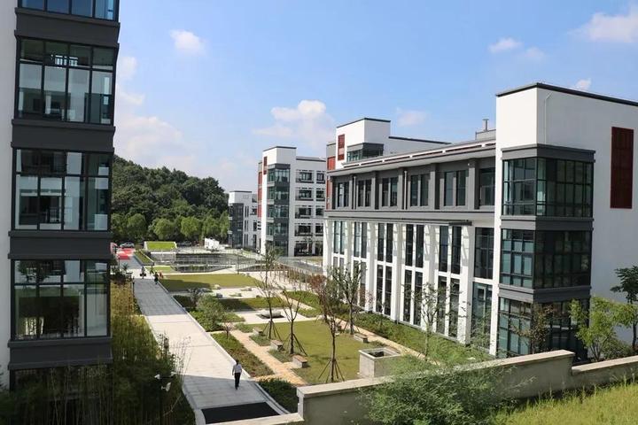 杭州世外是继上海世外后,在开办的第二所ib全系列世外教育集团