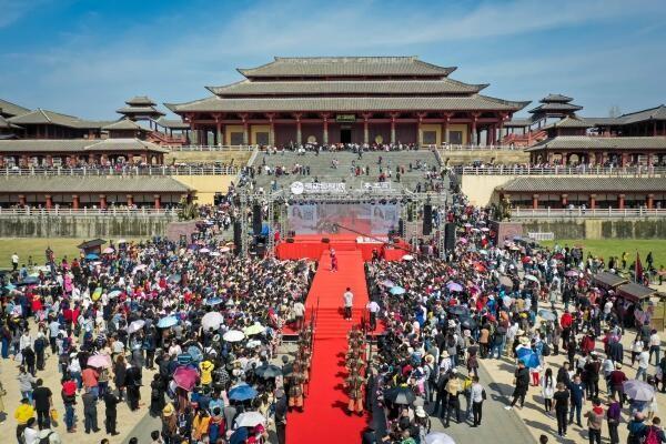 闯出文旅融合新天地横店集团献礼祖国70周年