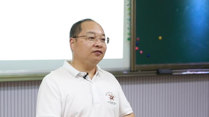 杭州市拱宸桥小学校长 郁明