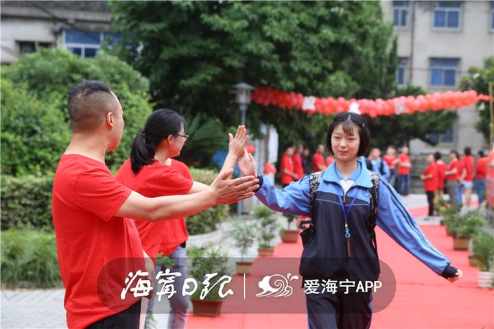 今天中考第一天 海宁5892名考生奔赴年轻的战场