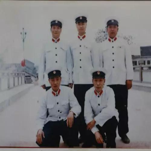 义乌老公安朱三虎的三套警服