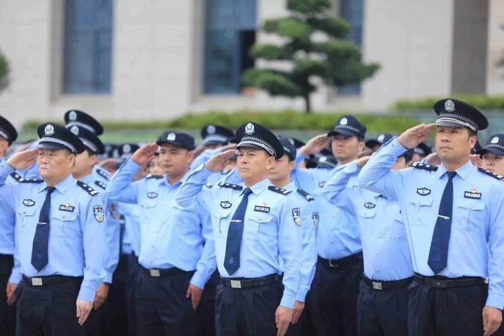 常山公安组织开展系列主题党日活动