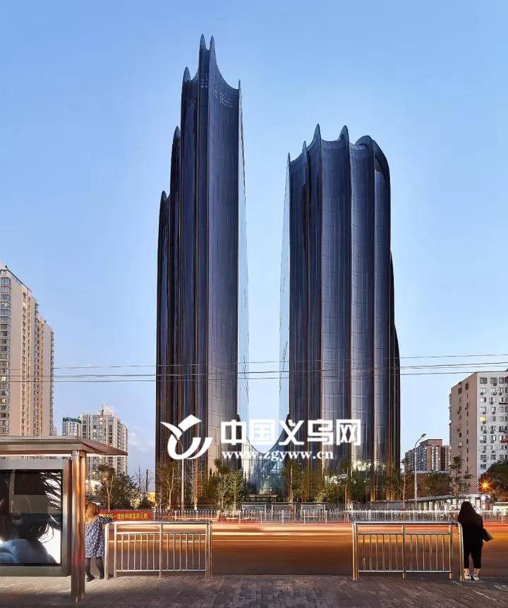 目前,义乌大剧院项目组已前往北京与mad建筑事务所设计团队进行进一步