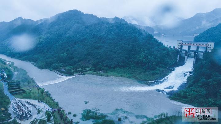 新一轮强降雨来袭金华安地水库泄洪排险