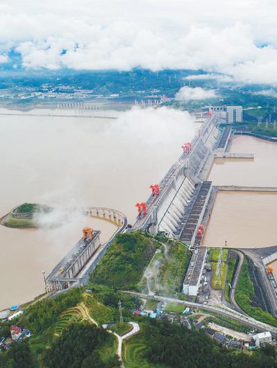 今年长江1号洪水形成三峡大坝开启拦洪蓄水模式