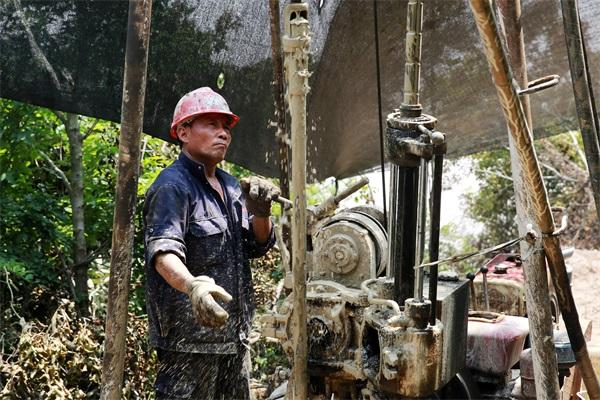 甬舟铁路建设陆域钻探忙