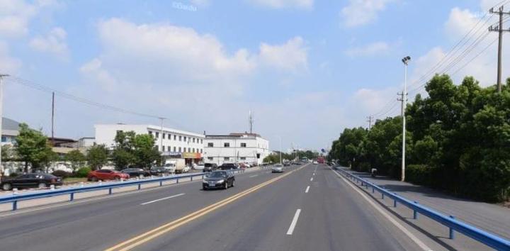 记者从绍兴市交通运输局获悉,104国道绍兴东湖至蒿坝改建工程通过工可