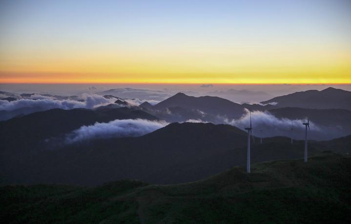 东阳:东白山避暑观日出热