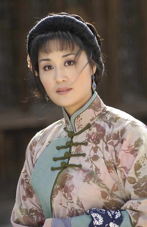 浙江小百花越剧院成立"九斤姑娘"王滨梅走马上任