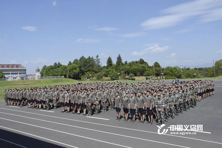 义乌新兵役前忙训练加钢淬火试锋芒