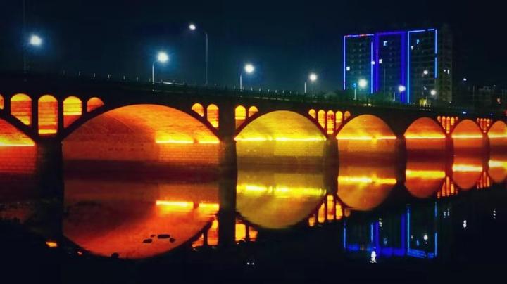 《夜景》金鳯凰 摄于金华东关大桥