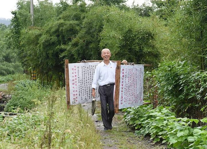 一副担子重40斤,倪大爷一挑就是16年