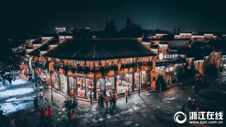 水亭街夜景 可一化摄
