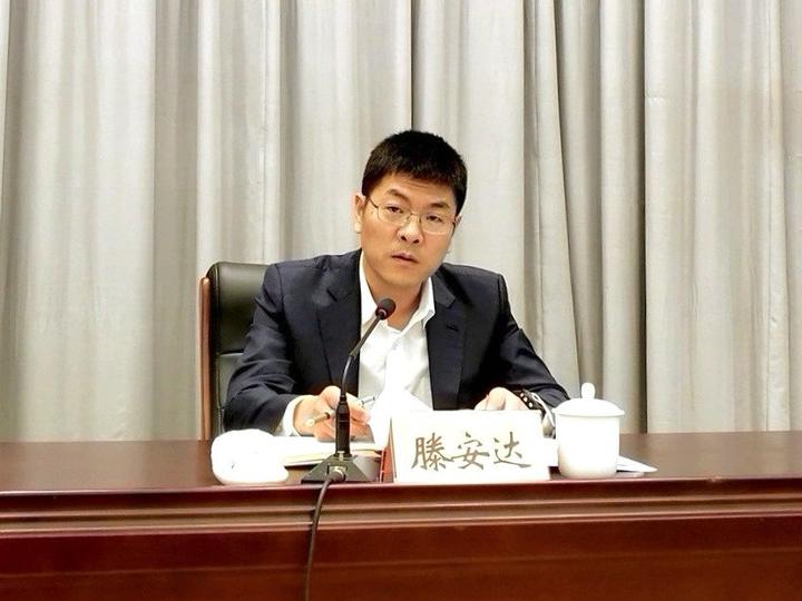 宁海县召开领导干部会议,提名滕安达为县长候选人