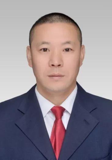 郭必雁,男,汉族,1973年6月出生,浙江苍南人,中共党员,1991年11月参加