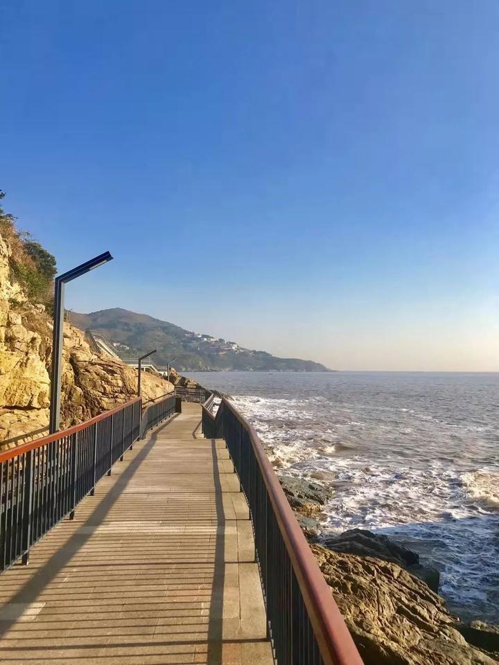 大渔寮景区滨海栈道亮了