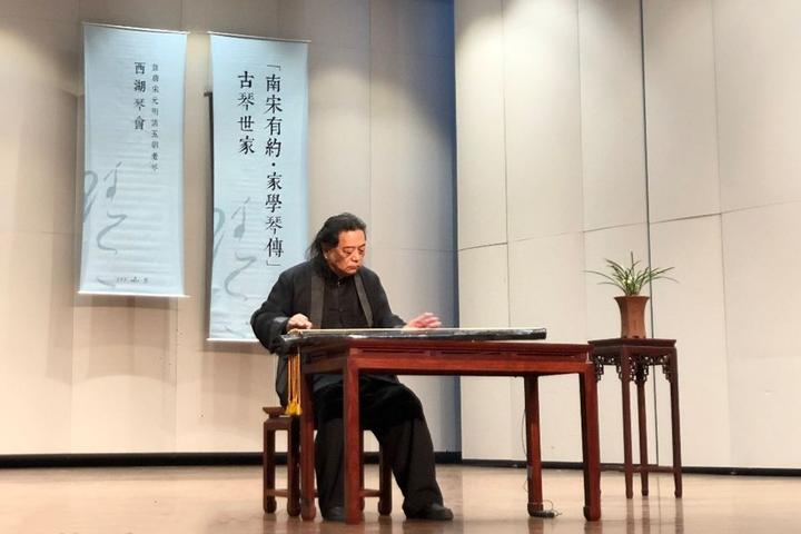 丁承运老师古琴独奏《潇湘水云》演奏用琴:宋代"和润"琴丁霓裳老师