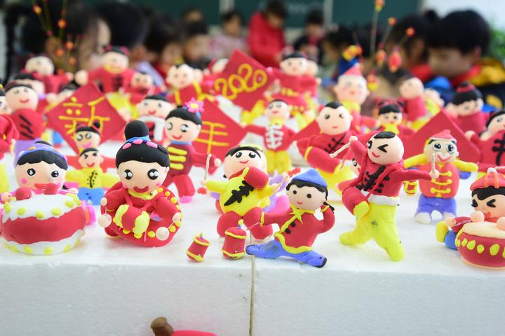 建德:玩粘土 迎新年