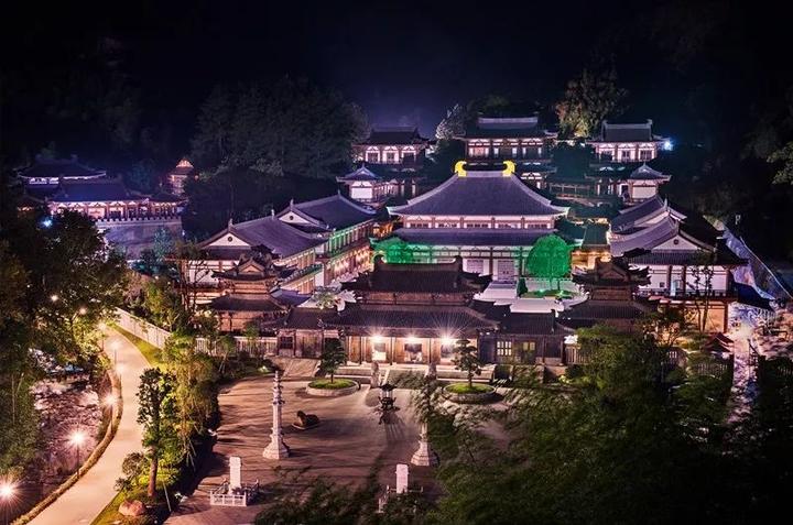 安福寺 活动内容 在安福寺,刘基庙合适的点设置全家福拍摄场景; 体验