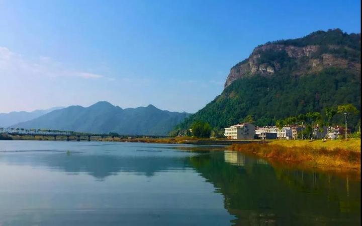 作为横溪镇区的第一内河,桃源洞坑美丽河湖起于仙居县横溪镇的程岙村