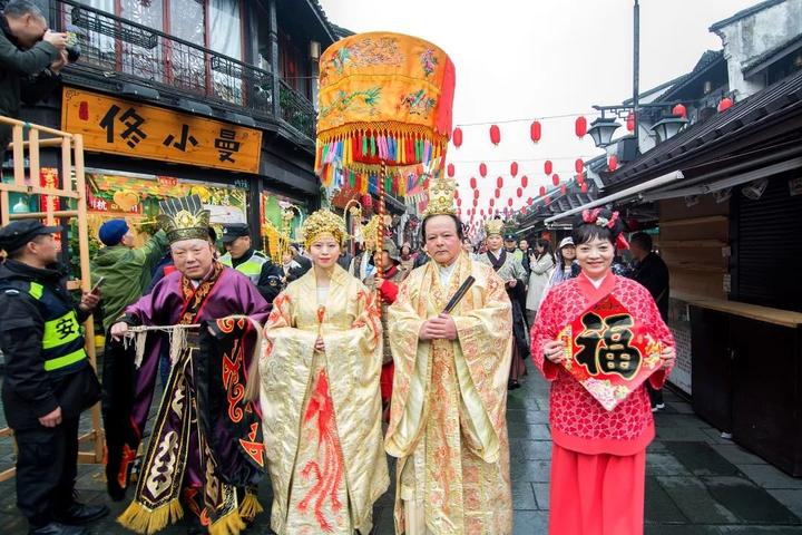 今年春节期间,杭州南宋皇城小镇·清河坊历史街区要用年俗活动"招待"